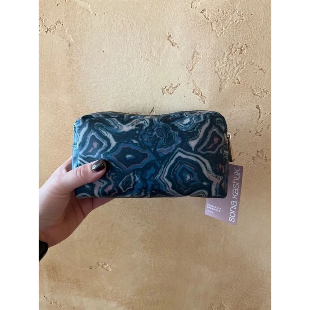 NWT Double Zip Organizer